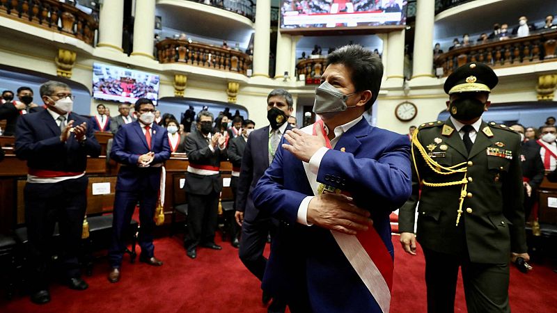 Cinco Continentes - "Hay un sentimiento mayoritario de que Castillo debe dejar el poder"