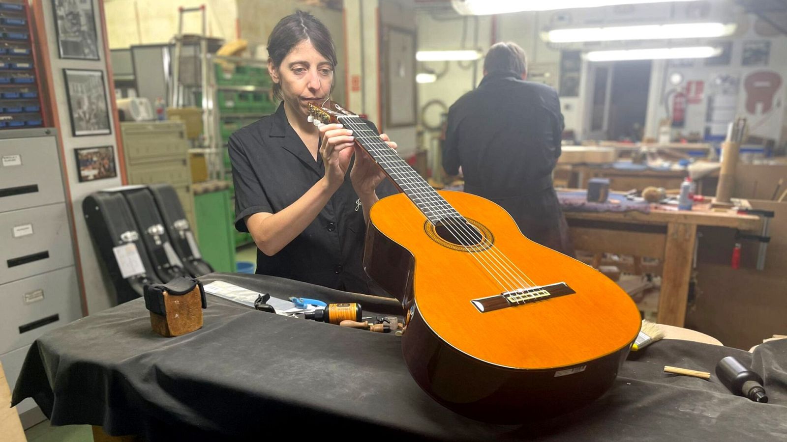 Periplos irradiantes - Guitarras Ramírez, cinco generaciones construyendo historia - Escuchar ahora