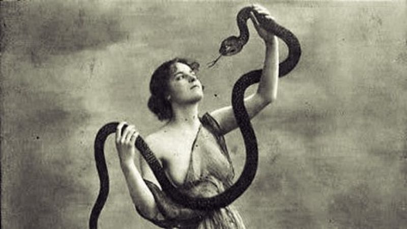 Círculos Concéntricos- Brujas, historia y cultura - 14/08/2022