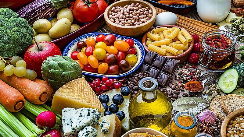 Por tres razones - Un estilo de vida saludable es más efectivo que hacer dieta - Escuchar ahora