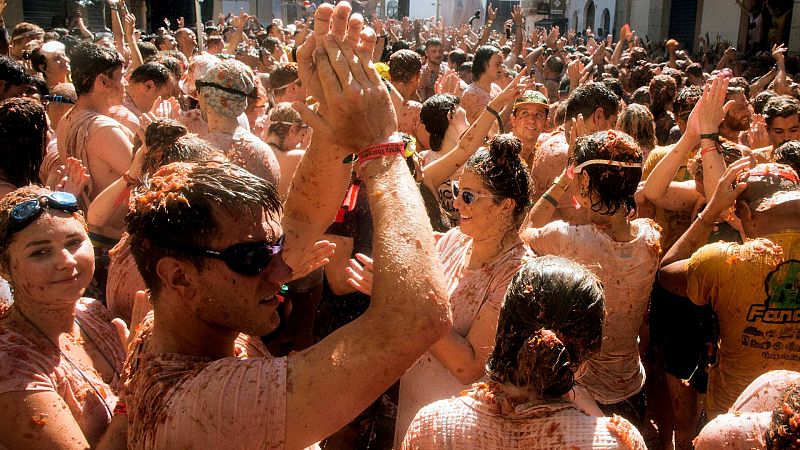 24 horas - María Vallés, concejala de Turismo de Buñol: "Este año la Tomatina será como la de hace 75 años"