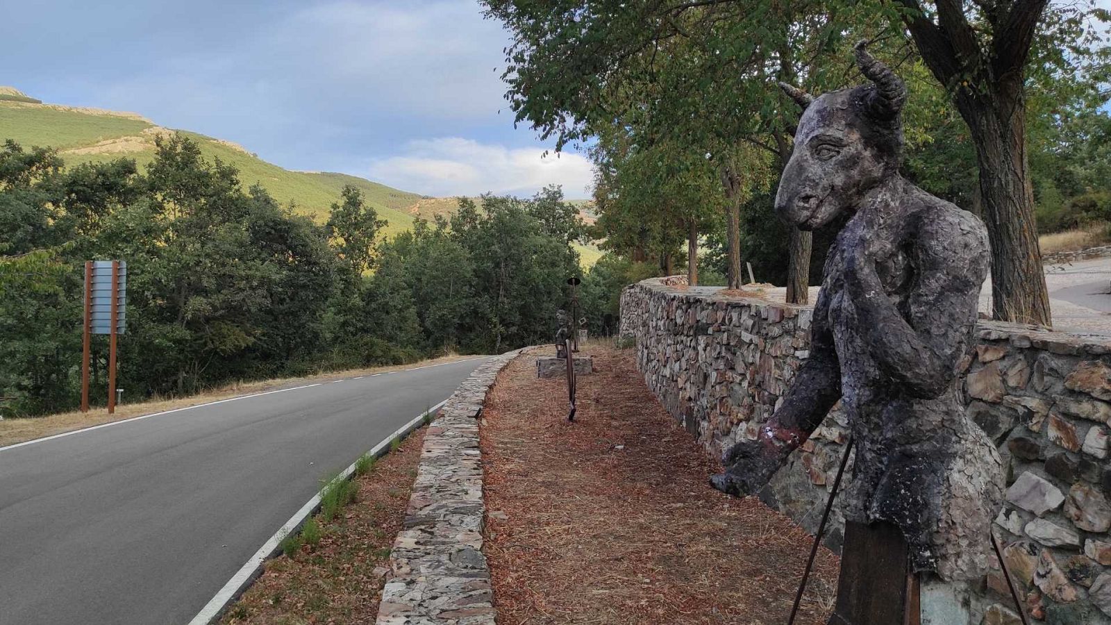 El gallo que no cesa - Tierra sin límites: Un viaje sonoro por Puebla de la Sierra - Escuchar ahora