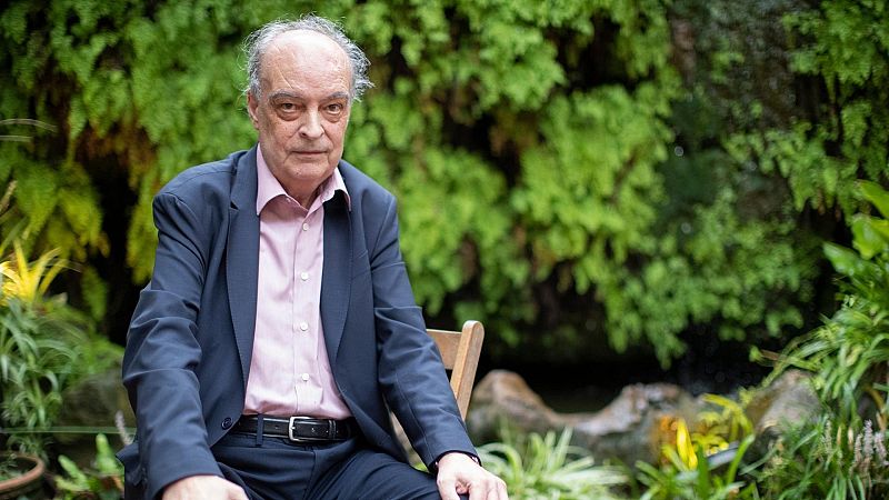 El ojo crítico - Vila-Matas: "Escribo ficción como un poeta" - escuchar ahora