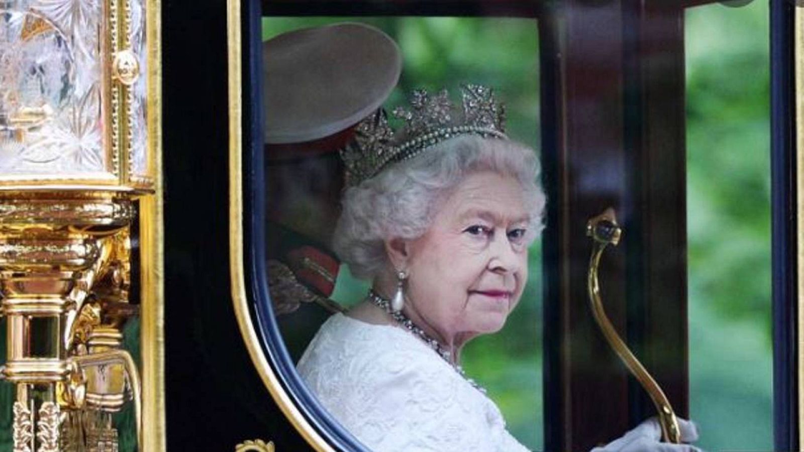 Els britànics recorden i homenatgen la reina Elisabet II