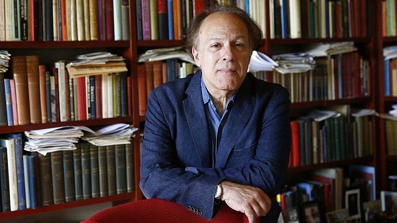 El ojo critico - Javier Marías, monarca de Redonda - Escuchar ahora