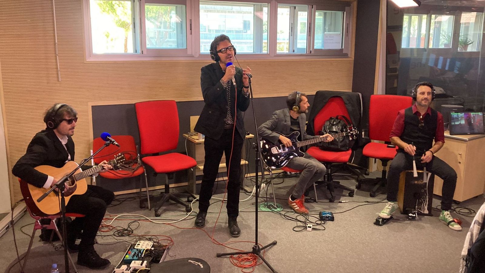 Tomamos el vermú con el grupo "Second" - Escuchar ahora