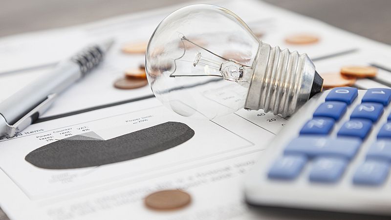 Por tres razones - ¿Cómo saber si la potencia contratada es la adecuada? - Escuchar ahora