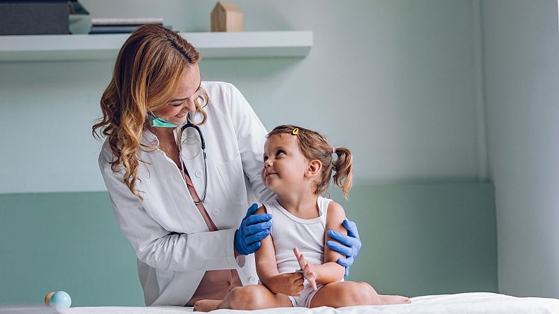 Más cerca - Los niños también necesitan especialistas pediátricos - Escuchar ahora