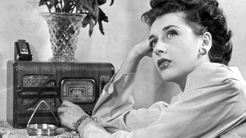 El ojo crítico - Revisamos El Consultorio de Elena Francis con Mery Cuesta