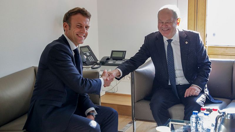 Crónica internacional - Macron y Scholz intentan relanzar las relaciones entre Francia y Alemania