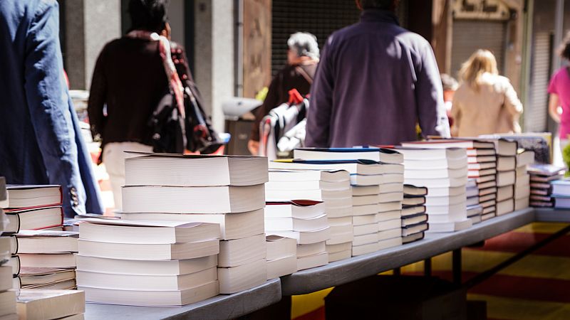 Crónica de Andalucía - Comienza la Feria del Libro de Sevilla - Escuchar ahora