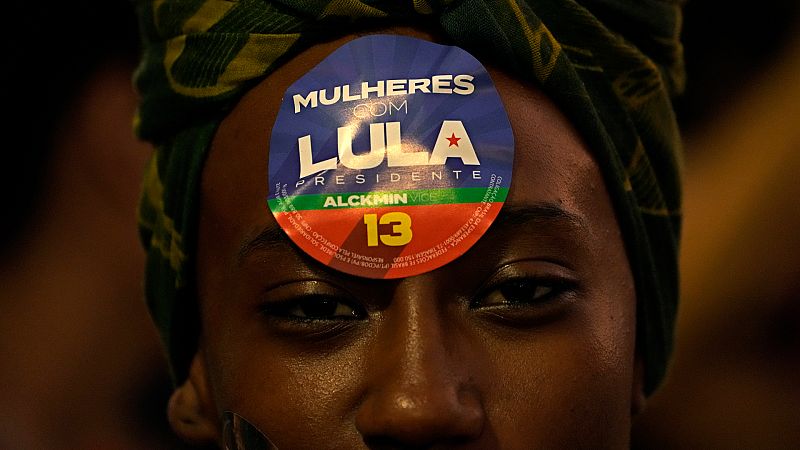 Cinco Continentes - Brasil decide entre Lula o Bolsonaro