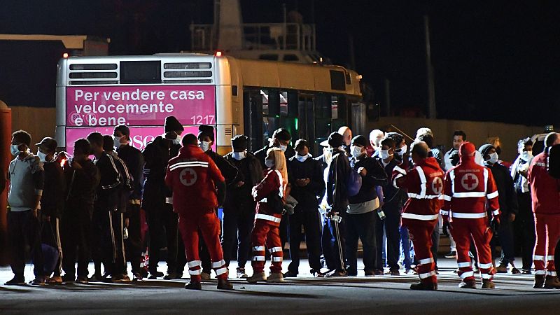 Las Mañanas de RNE - Juan Matías Gil, coordinador general de operaciones del Geo Barents: "Es injusto poner el debate político sobre la vida de las personas"