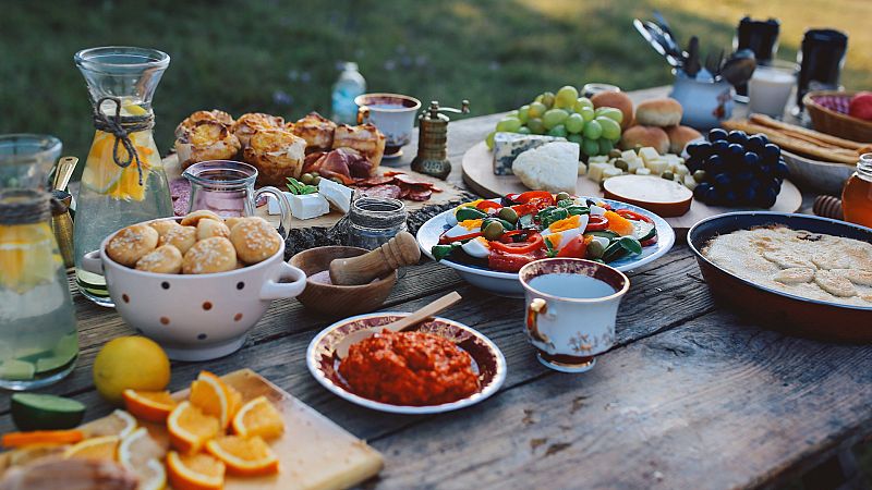 Por tres razones - Lo que haces mal de la dieta mediterránea - Escuchar ahora