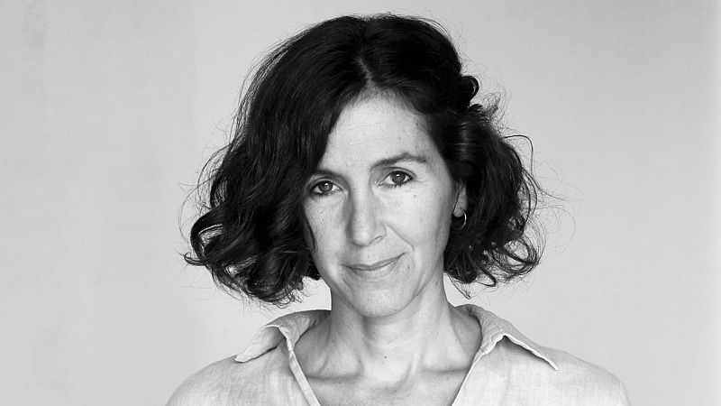 Por tres razones - A la finalista del Premio Planeta la echaron del colegio