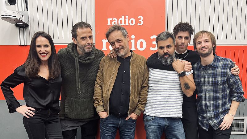 El típico programa - Love Of Lesbian - 26/11/22 - escuchar ahora