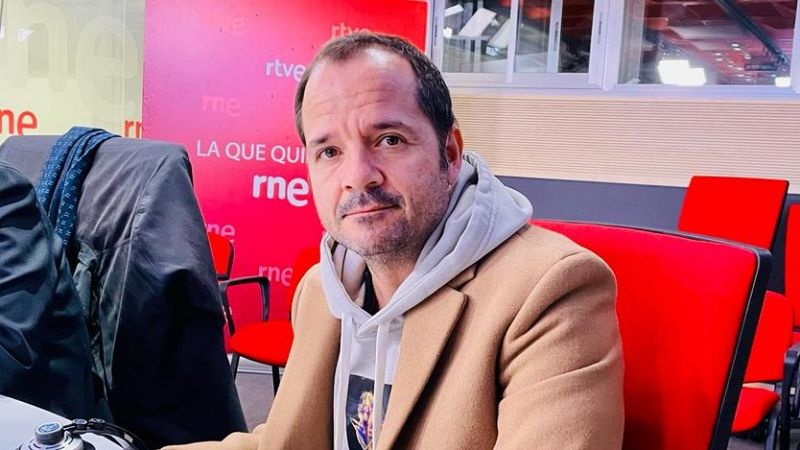 24 horas - Ángel Martín: "La escritura convierte las emociones en algo físico con lo que puedes trabajar"