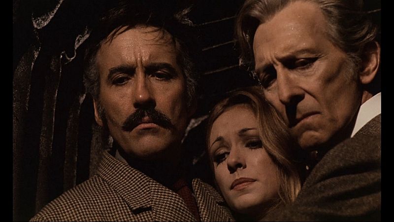 Sangre sobre la tierra - Pánico en el transiberiano (Horror Express, 1972) - Escuchar ahora