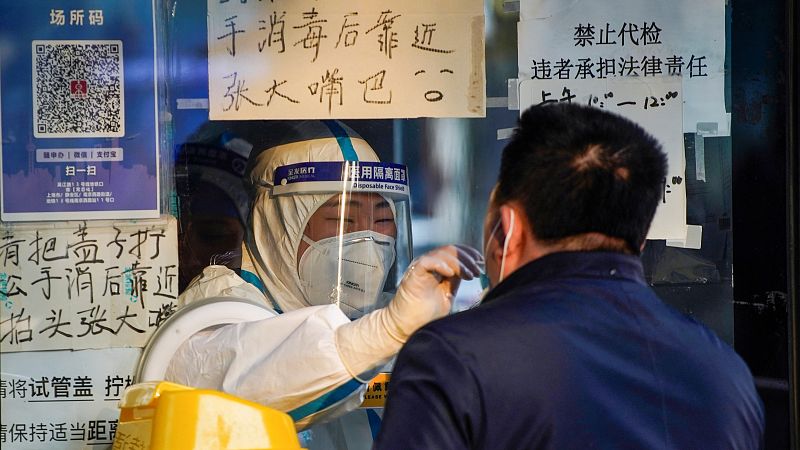 Reportajes 5 continentes - China flexibiliza la política de cero covid - Escuchar ahora