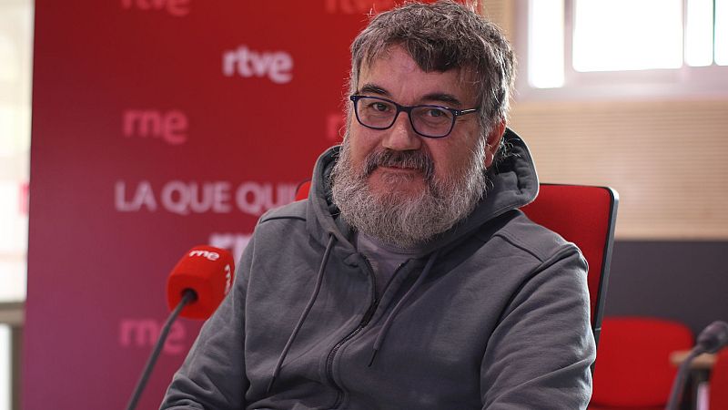 El ojo crítico - El hombre que escribe todos los libros - Escuchar ahora