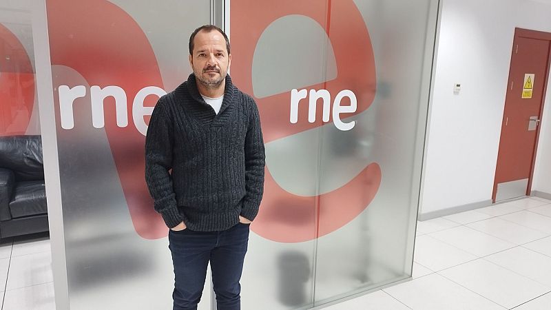 Las tardes de RNE - Ángel Martín: "Sales del hospital como si te hubieran succionado el alma" - Escuchar ahora
