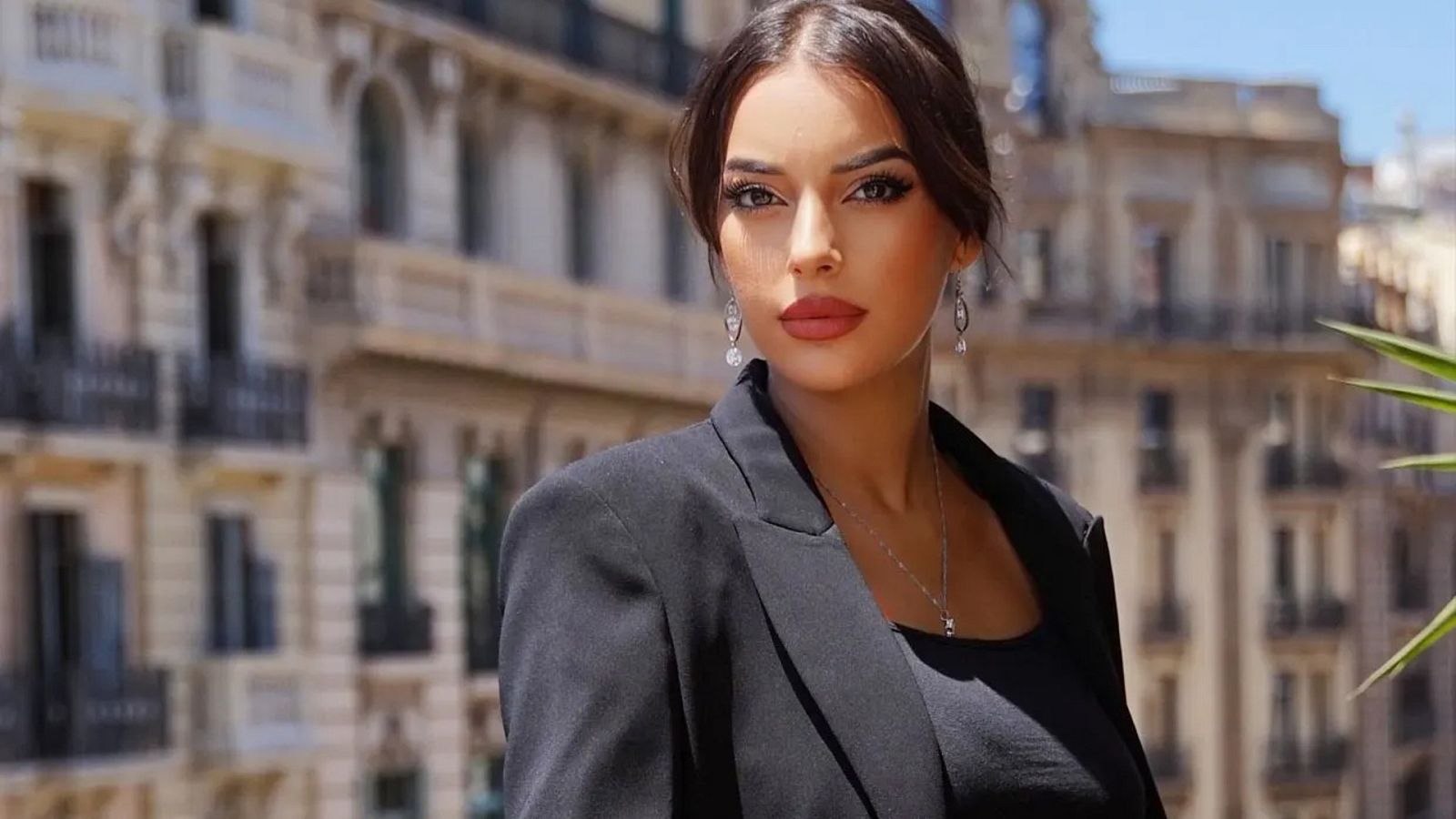 A media mañana - Miss Raisa "^Porque me da la gana" - Escuchar ahora