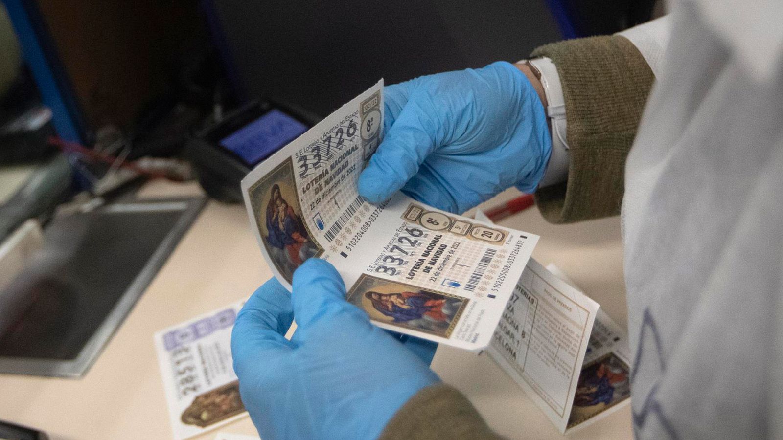 Las mañanas de RNE con Íígo Alfonso - La Lotería de Navidad marca un nuevo récord de ventas en 2022 - Escuchar ahora