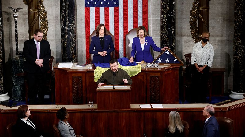 Crónica internacional -  Zelenski afirma ante Congreso estadounidense que Ucrania nunca se rendirá
