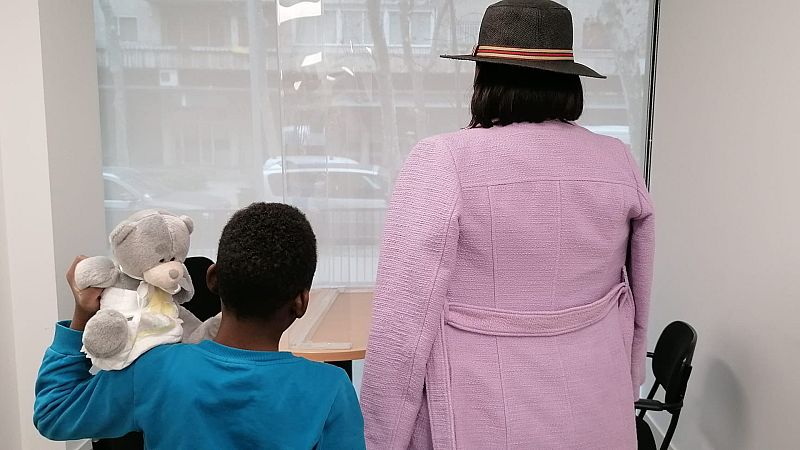 Las Mañanas de RNE con Íñigo Alfonso - Acogimiento familiar: "El éxito está en que el menor pueda volver a su familia de origen" - Escuchar ahora