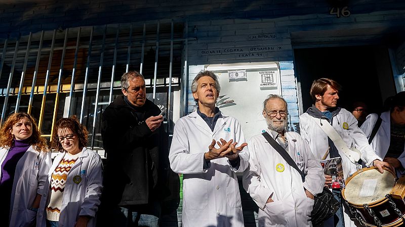 Más cerca - Una semana de encierro por la Atención Primaria madrileña - Escuchar ahora