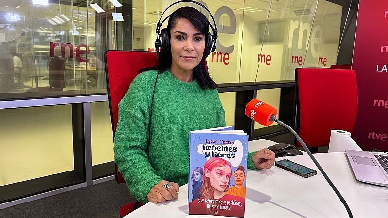 Las Tardes de RNE - Lydia Cacho presenta "Rebeldes y Libres". - Escuchar ahora.