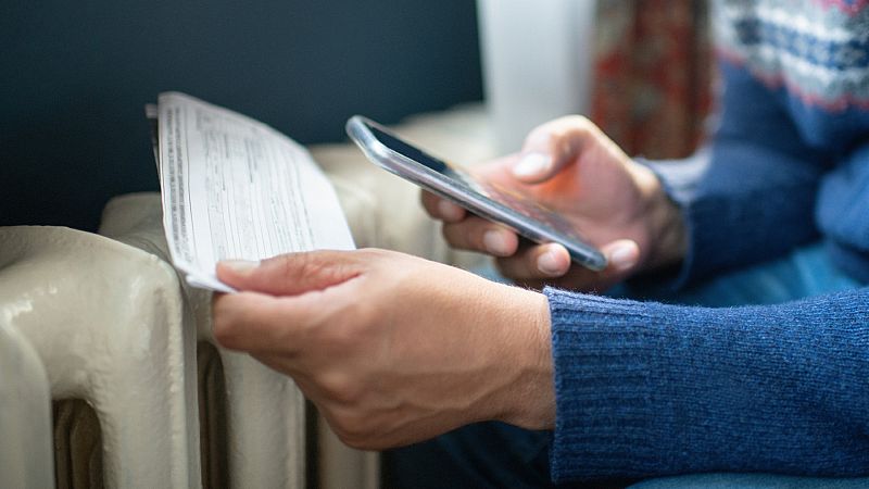 Las Mañanas de RNE con Íñigo Alfonso - ¿Por qué aumenta la factura del gas?: "Sin ninguna duda, un consumidor doméstico debe estar en la tarifa regulada"