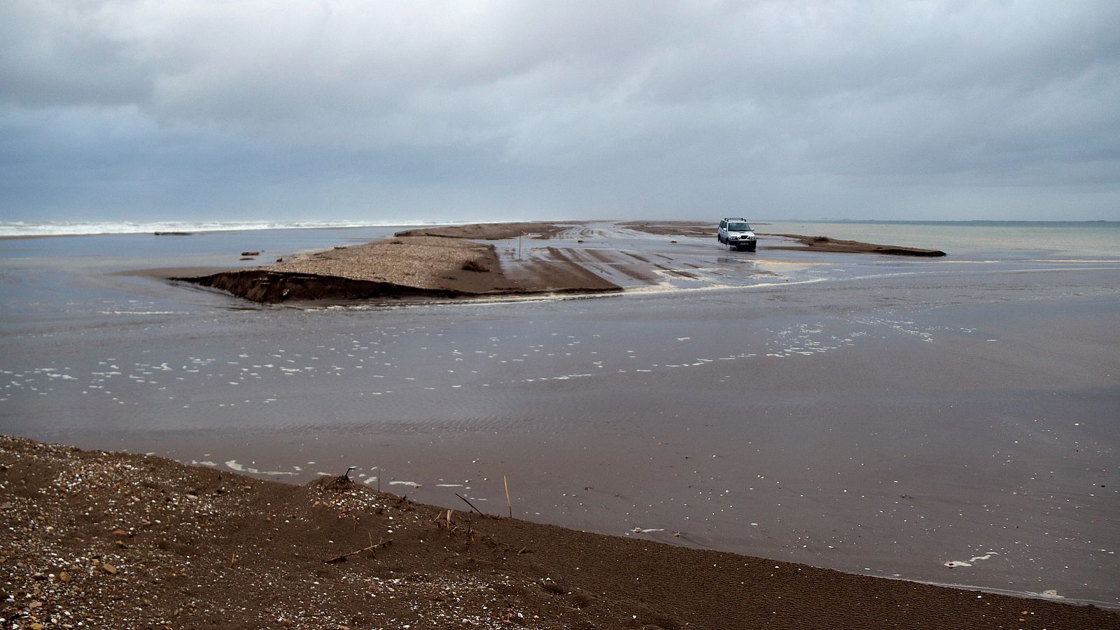 La barra del Trabucador, afectada novament pel temporal marítim