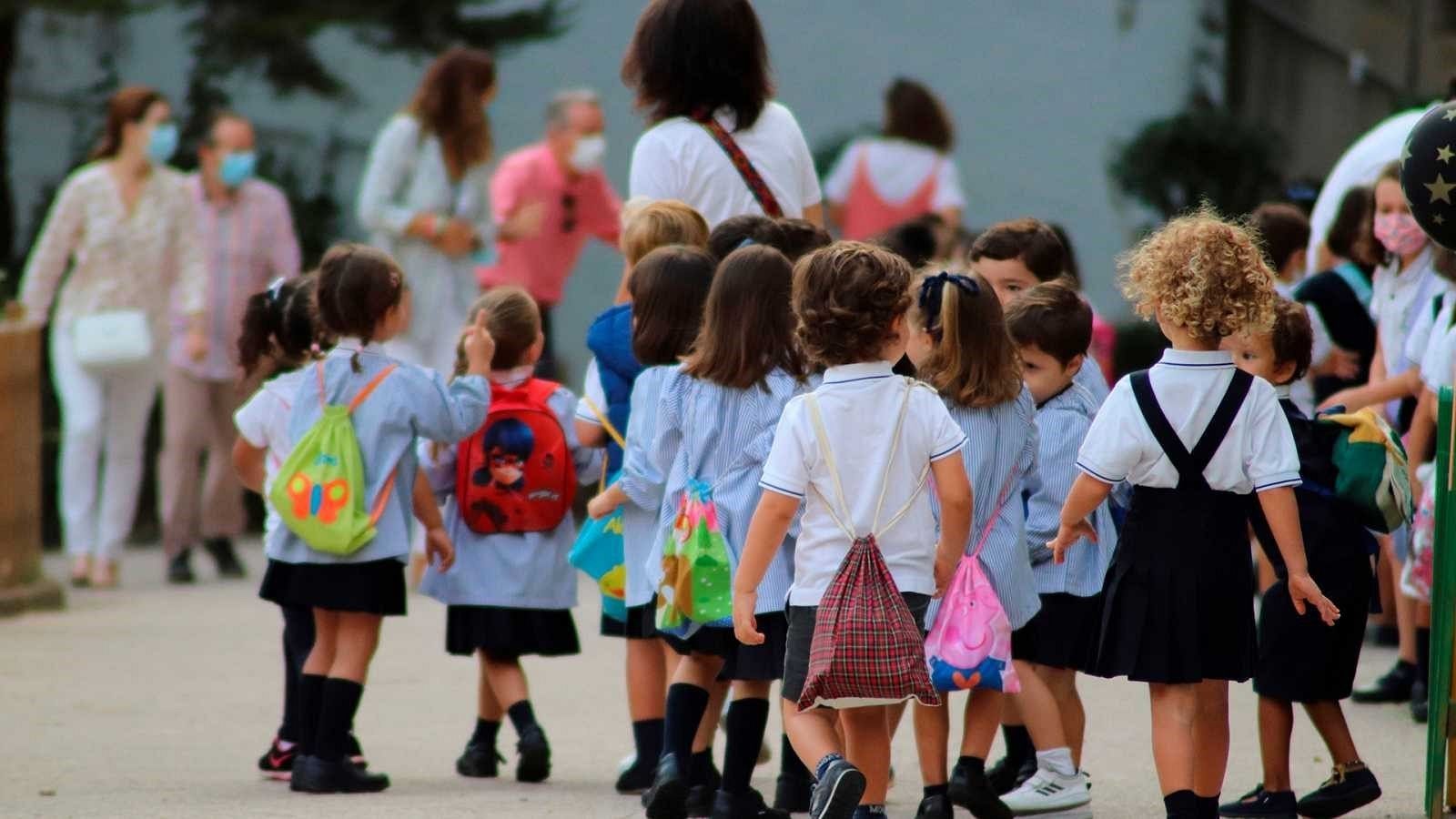 Educació vol mantenir l'inici de curs en la primera setmana de setembre però amb horari lectiu complet