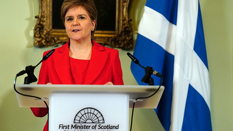 Cinco Continentes - Nicola Sturgeon anuncia su dimisión