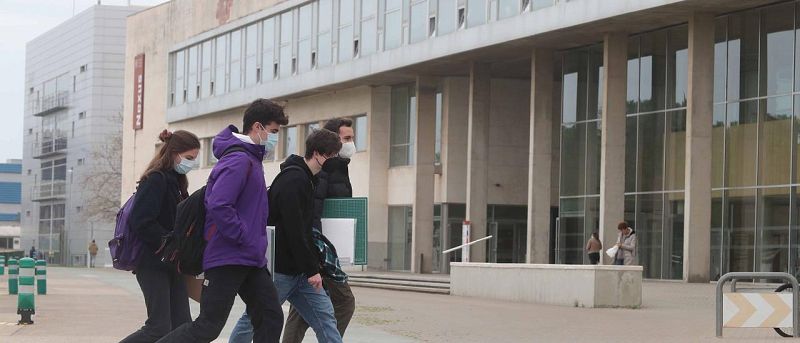 2.500 millones en becas para universitarios 21/02/23