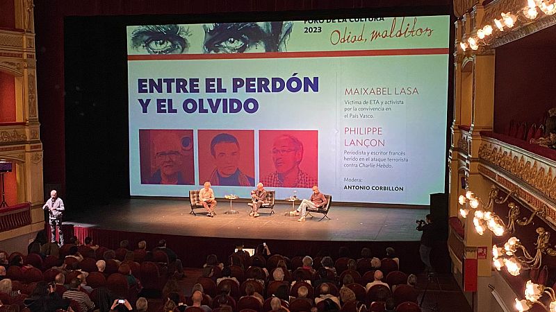 Por tres razones - Foro de la Cultura: Philippe Lançon, Maixabel y Miss Raisa - 24/02/23 - Escuchar ahora