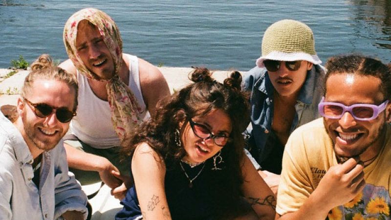 Emission en français - Sarilou Venning, la voix de Cocomofo - 25/02/23 - escuchar ahora