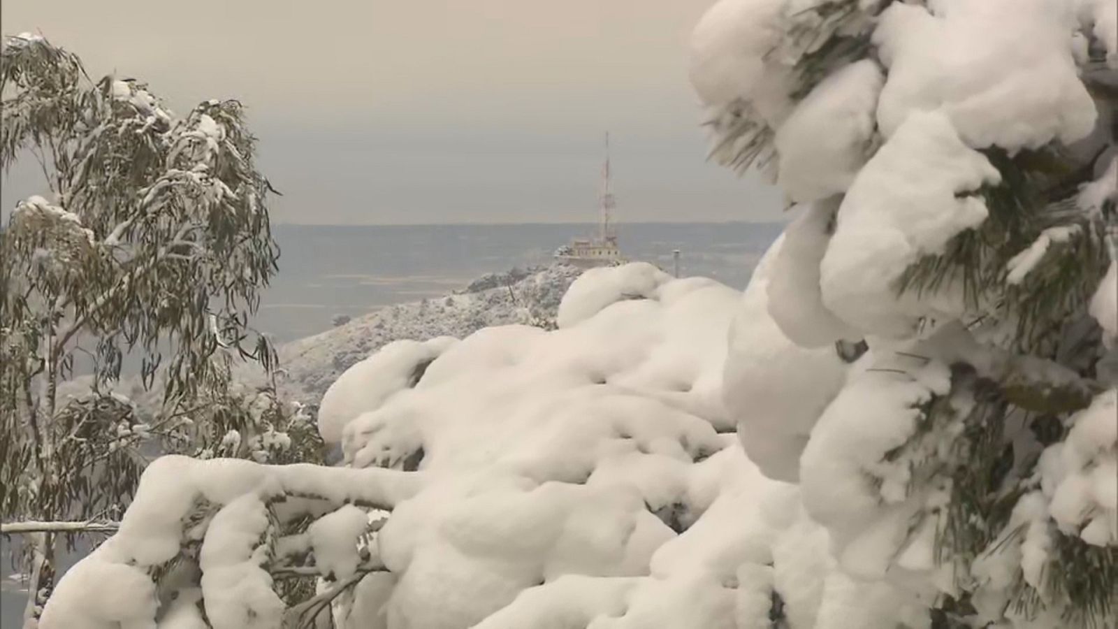 La borrasca Juliette porta la neu a Barcelona | Escoltar