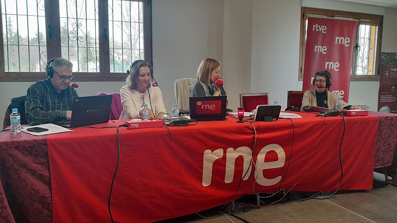 No es un día cualquiera - Abrimos la sala de tertulia para evocar recuerdos con Pilar Varela - Escuchar ahora