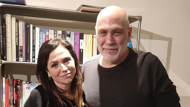 Libros de arena - Guillermo Arriaga y 'Extrañas' - Escuchar ahora