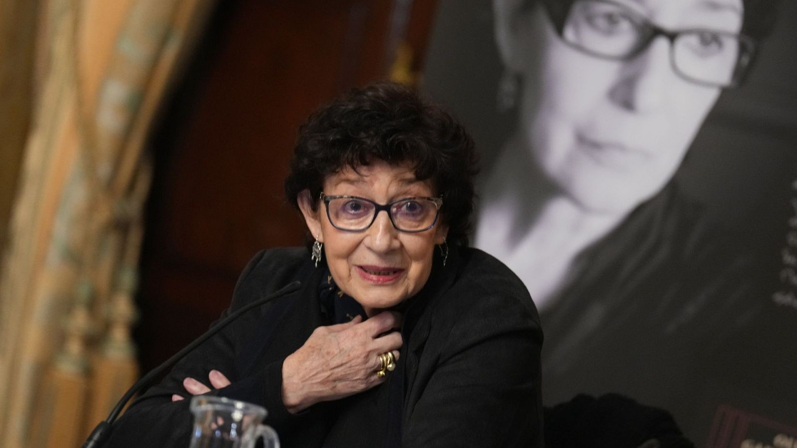 La estación azul - Olvido García Valdés: "Voy por el mundo como en un sueño" - Escuchar ahora