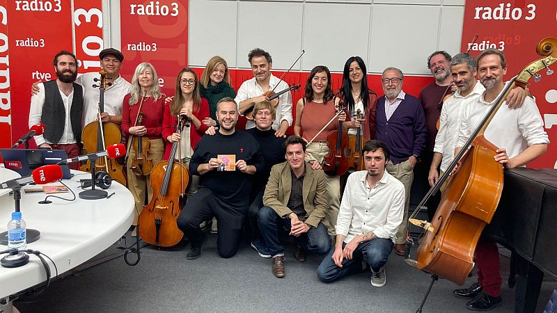 No es un día cualquiera - La Swing Machine Orchestra nos deleita en el Estudio Musica 4 - Escuchar ahora