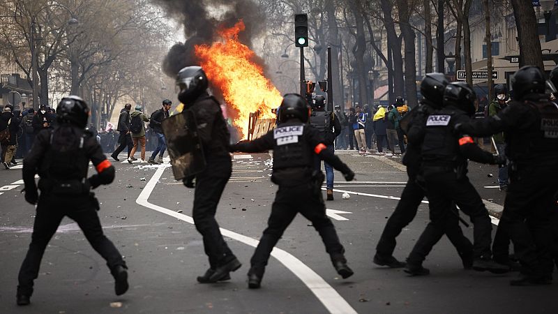 Las Mañanas de RNE con Íñigo Alfonso - Décima jornada de huelgas en Francia: "No es únicamente por la reforma de las pensiones, es porque el sistema francés no funciona"
