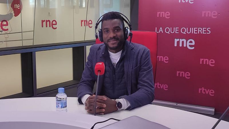 Las Mañanas de RNE con Íñigo Alfonso - Sani Ladan, autor de 'La luna está en Duala', sobre su emigración: "Soy fruto de un milagro" - Escuchar ahora