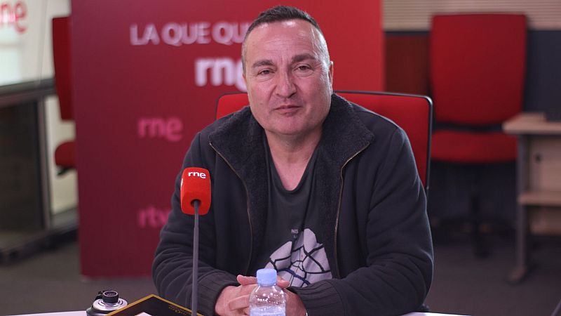 El ojo crítico - La 'Euforia' de Carlos Marzal, 120 poemas de la experiencia - Escuchar ahora