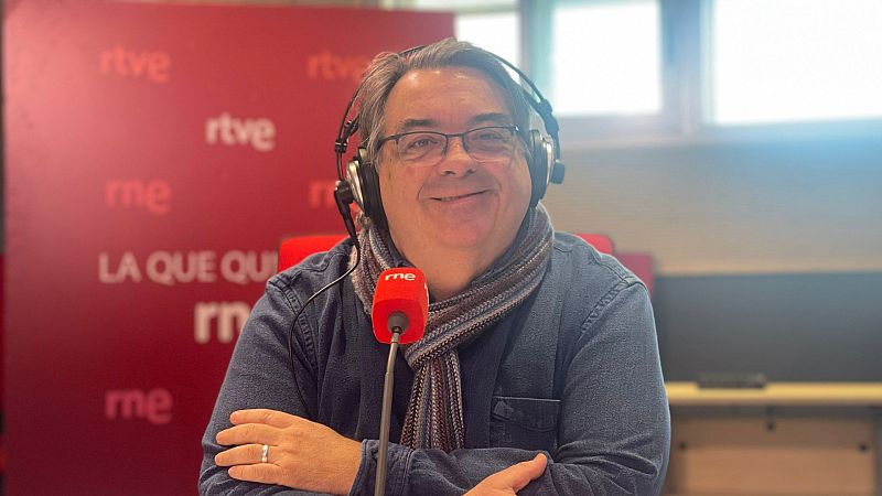 No es un día cualquiera - Hablamos con Jesús Ruíz Mantilla sobre 'Divos' su nueva obra - Escuchar ahora