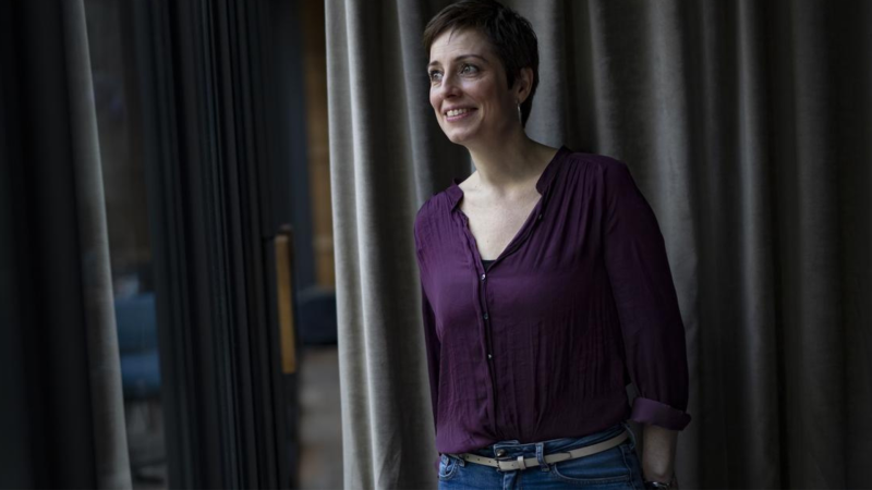 El ojo crítico - Marta Carnicero Hernanz, sobrevivir y sus 'Matrioskas' - Escuchar ahora