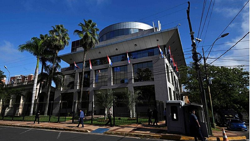 Cinco continentes-Paraguay ante las elecciones