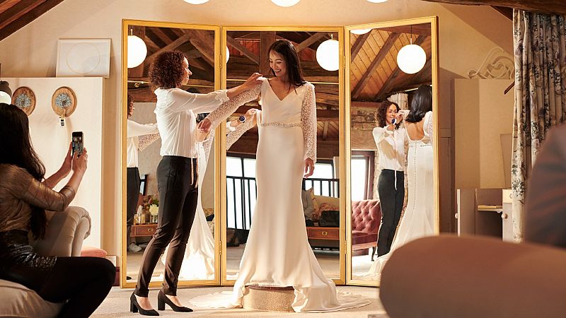 Fondo de armario - Moda nupcial - Escuchar ahora